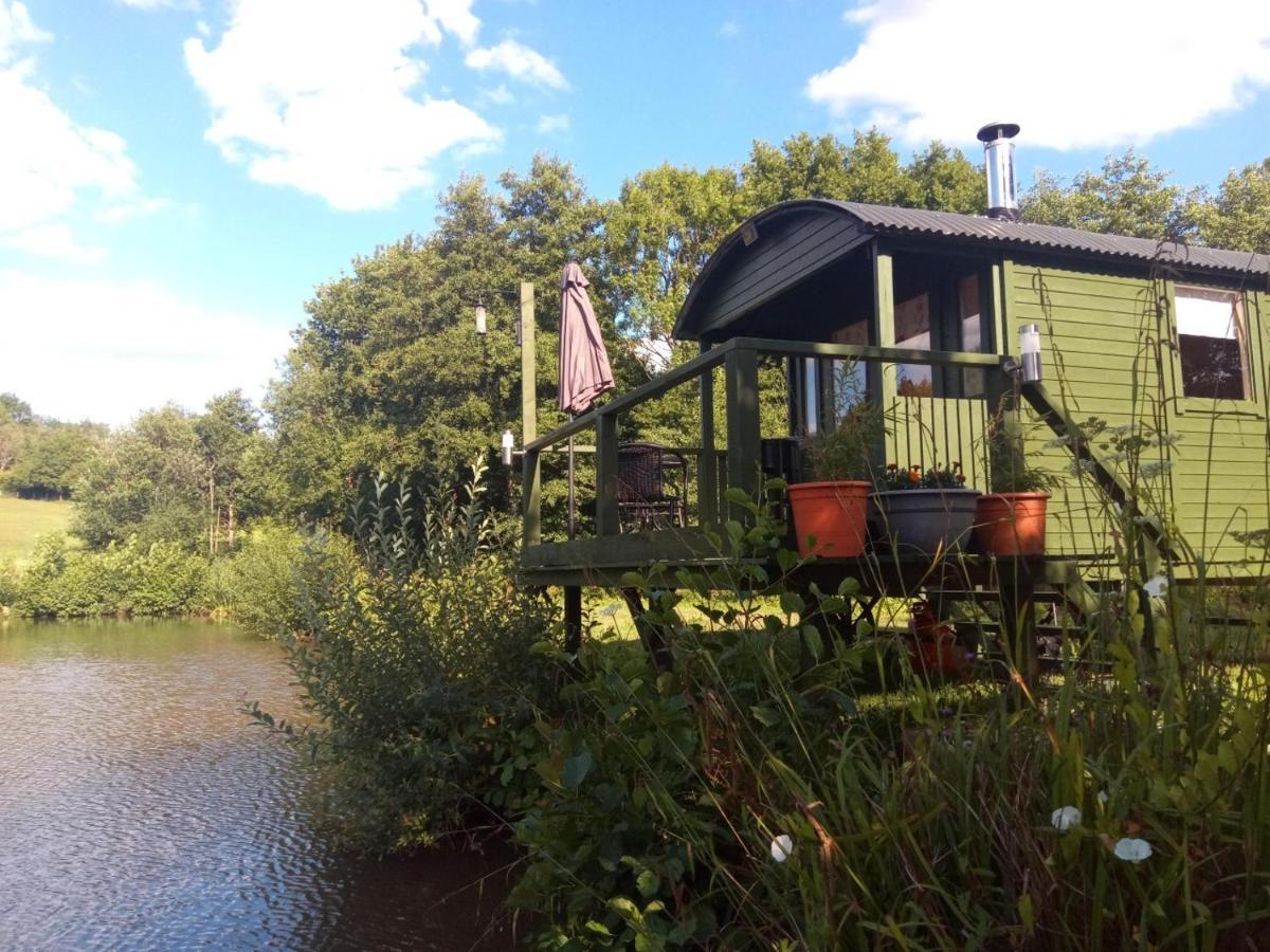 Charming Tranquil Shepherds Hut With Lakeside Balcony 'Roach' Uckfield Zewnętrze zdjęcie