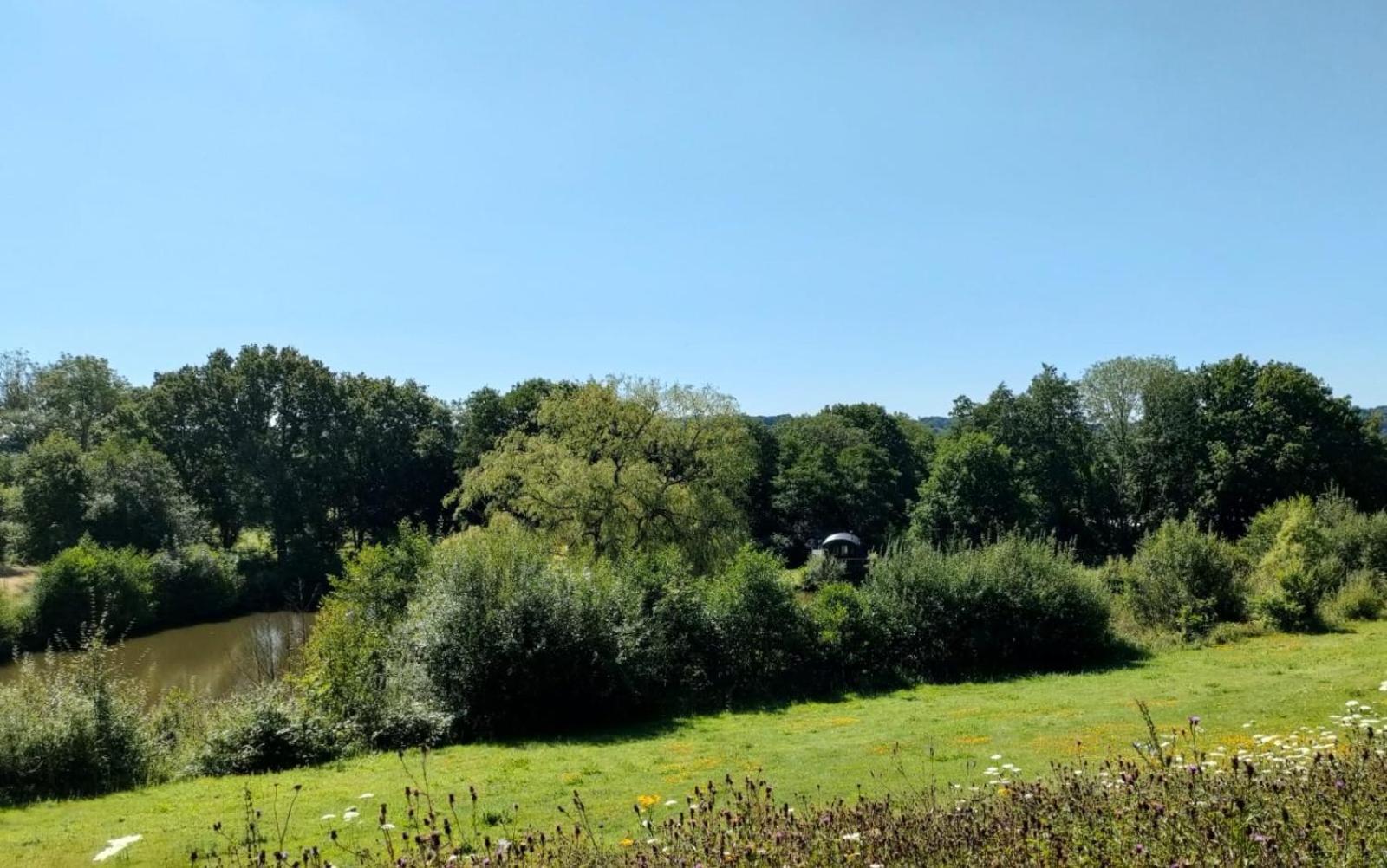 Charming Tranquil Shepherds Hut With Lakeside Balcony 'Roach' Uckfield Zewnętrze zdjęcie